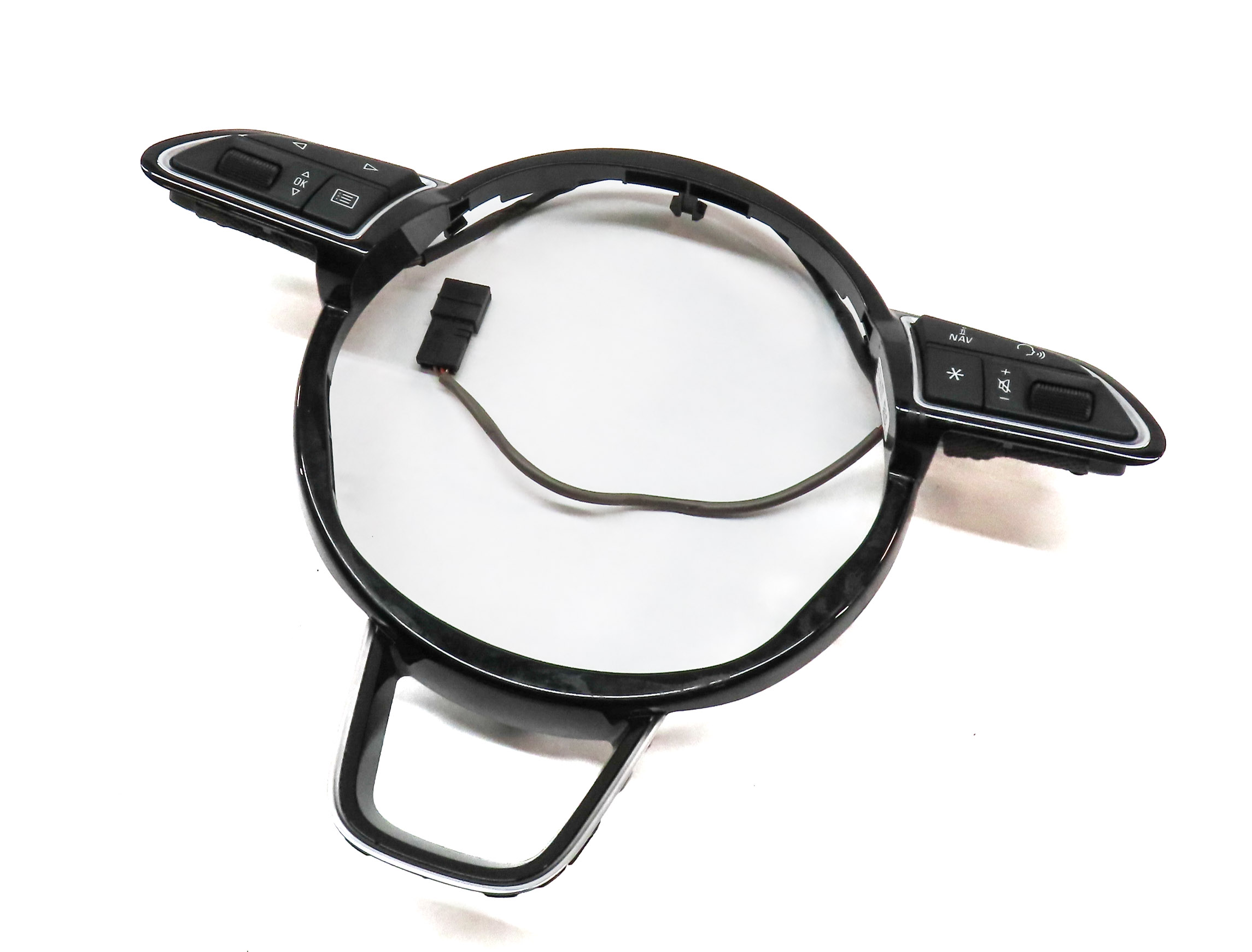 18 AUDI Q3 (8U) LEFT DRIVER STEERING WHEEL MEDIA PHONE CONTROL SWITCHES w/ TRIM — exact item pictured